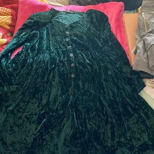 Nostalgia green velvet button up dress.  Flowy and super cute on.   Size large